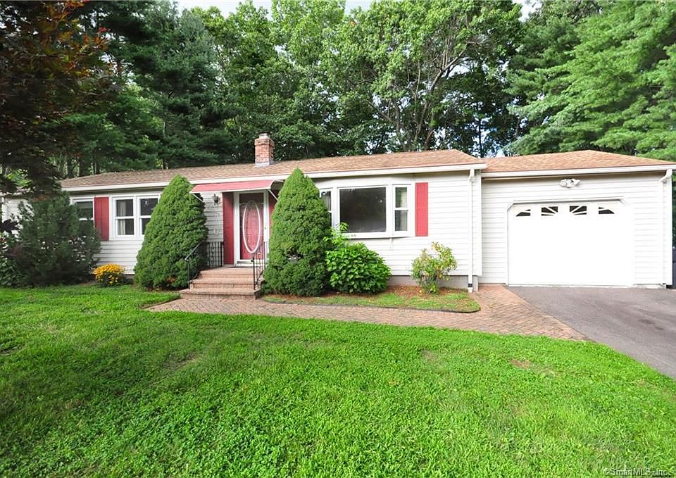 1st image of 109 Quarry Brook Dr