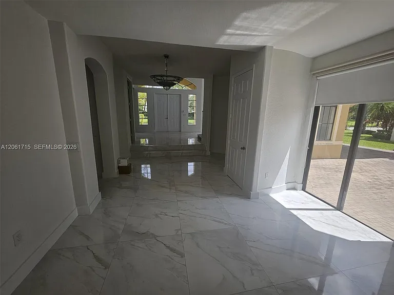 18794 SW 17th Ct — Photo 5