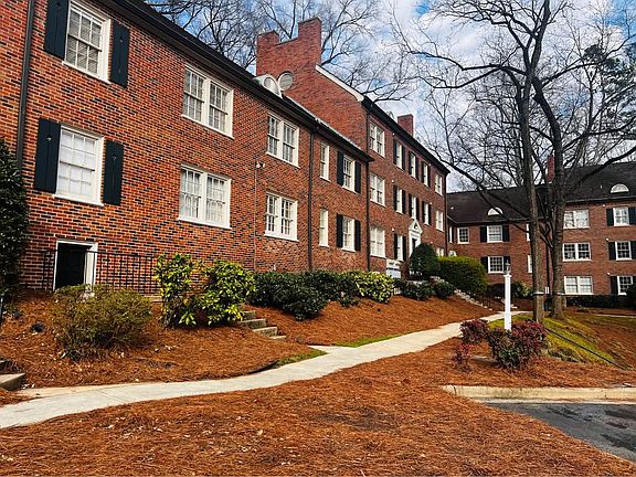 4th image of 103 S Laurel Ave #8A