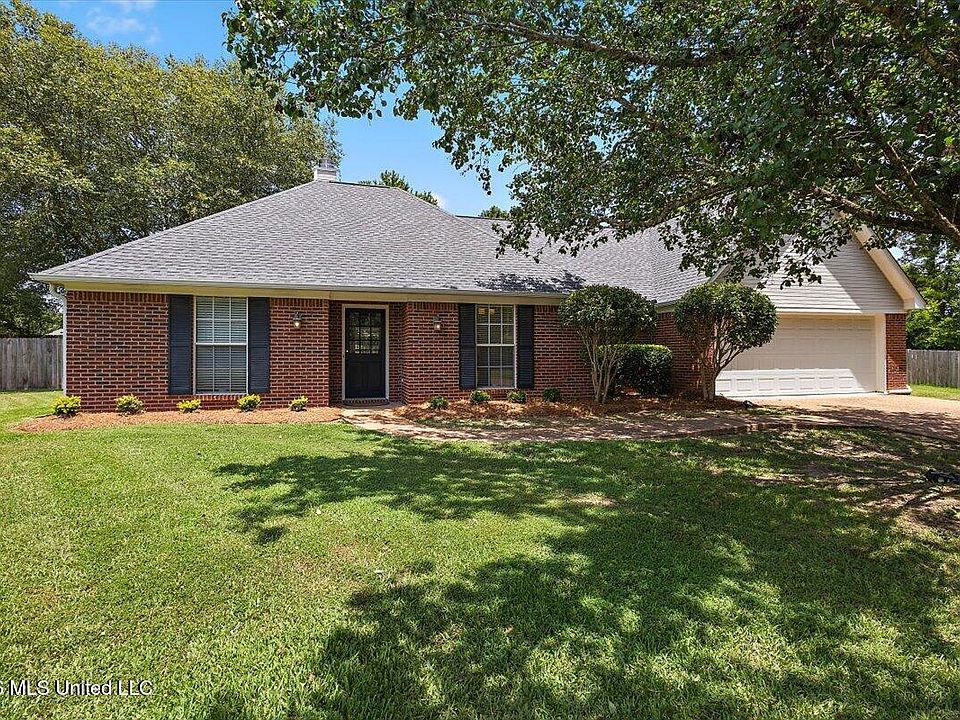 1st image of 170 Pear Orchard Dr