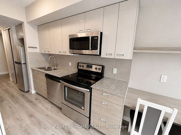 5th image of 308 Lester St #421