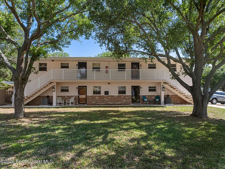 7777 Magnolia Ave #8 — Photo 2