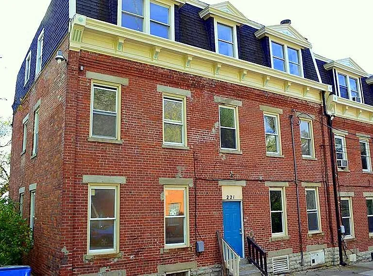 221 Renner St #4 — Photo 3