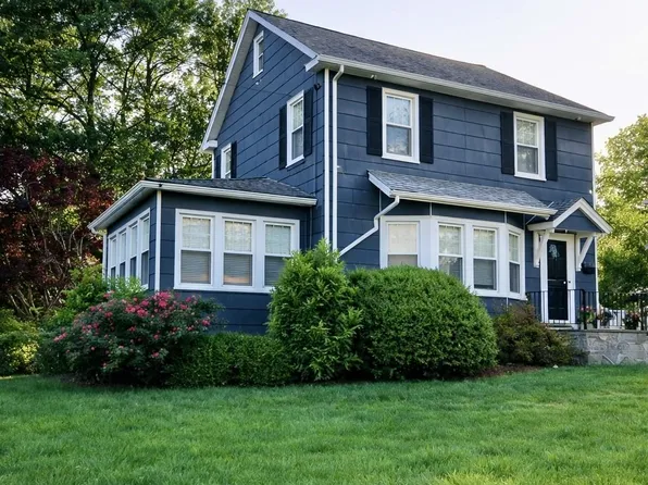 16 Robin Street, Ossining, NY 10562