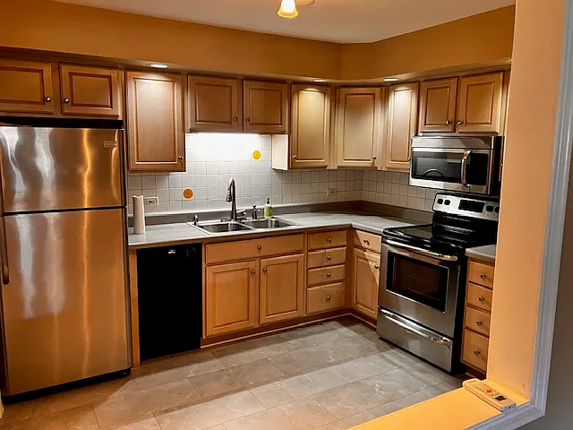 514 W Miner St #5 — Photo 1