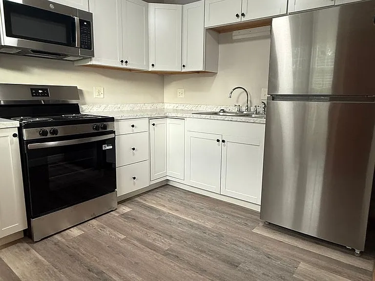 2314 Wycliffe Ave SW — Photo 17