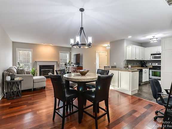 4th image of 5584 Hampshire Ln