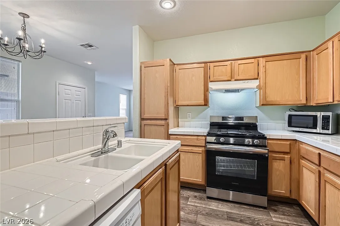Building Photo - 1117 Storke Ln