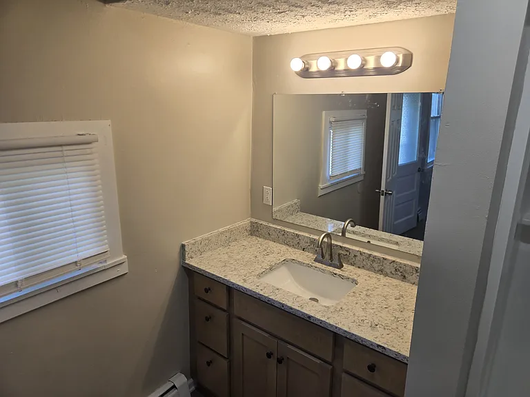 181 E Lorain St — Photo 5