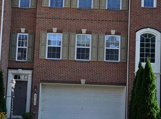 25183 Beach Pl, Chantilly, VA 20152