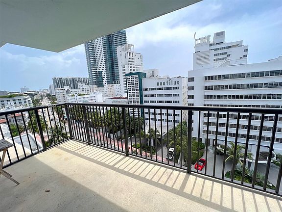 5th image of 1800 Collins Ave APT 10C