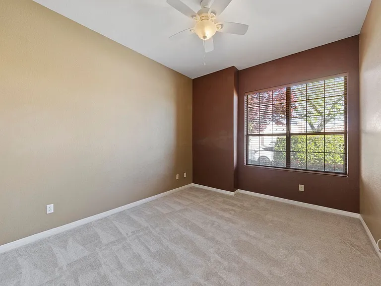 10221 Angel Peak Ct — Photo 28