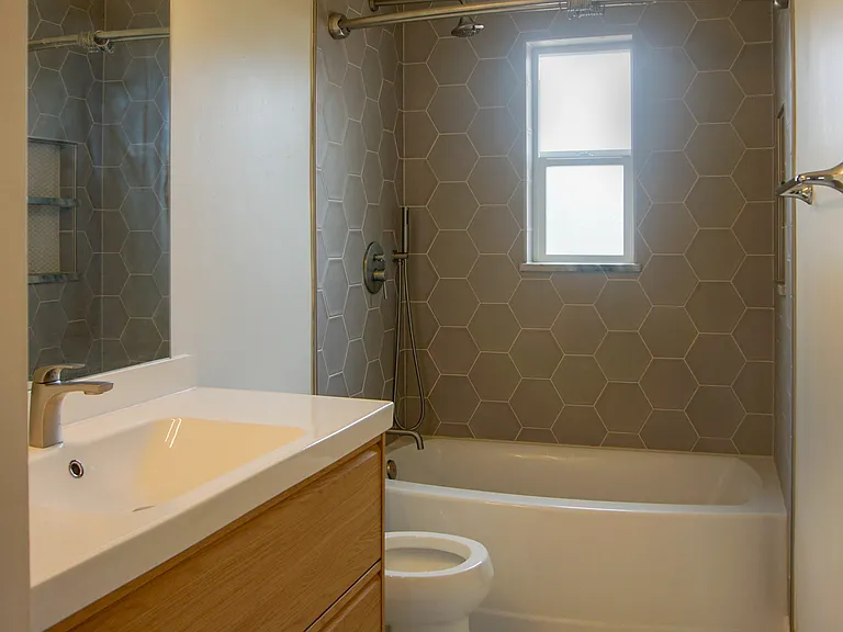 1220 Revere St — Photo 9