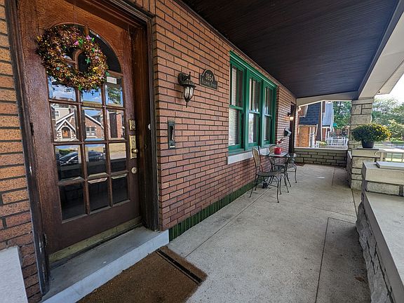 3rd image of 3954 Fillmore St #3954