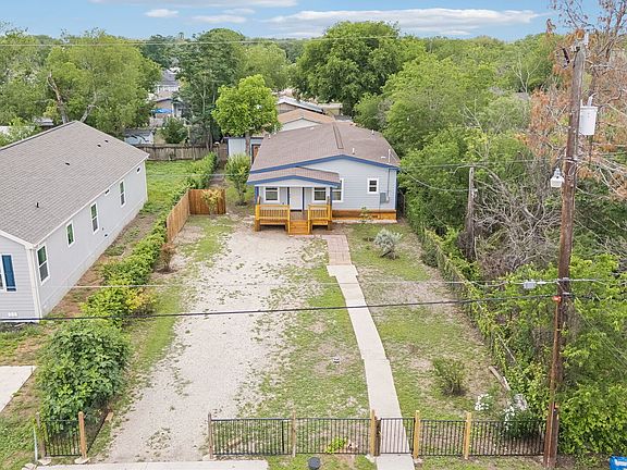 4th image of 426 IKE ST