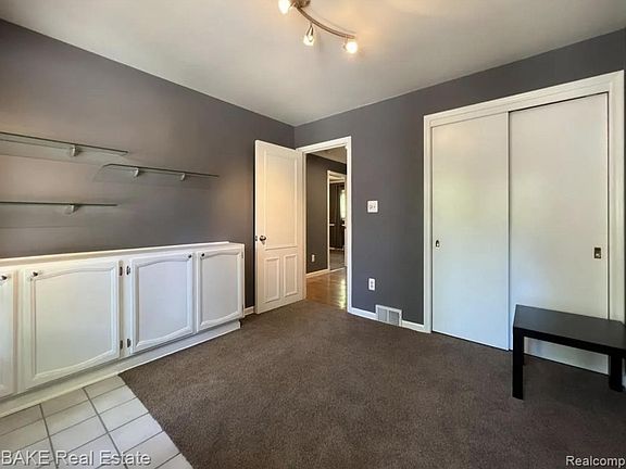 5th image of 42757 Phoenix Ct