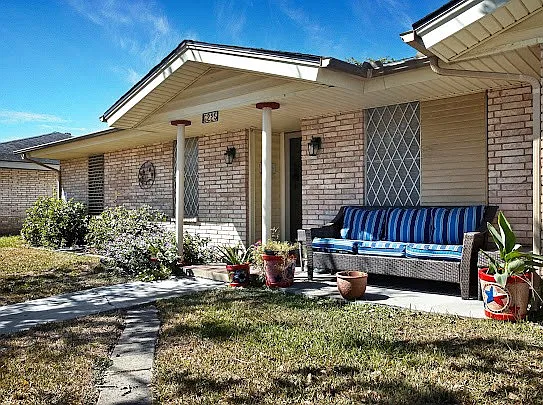 3 bed, 2.0 bath, 1533 sqft, $2,200 — Photo 4