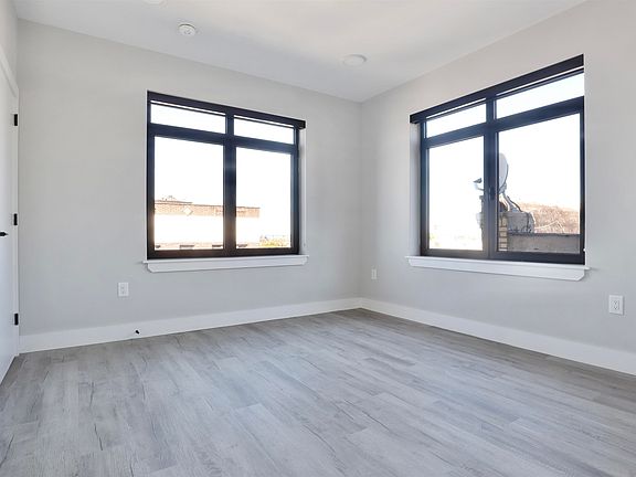 3rd image of 80 Romaine Ave #2D