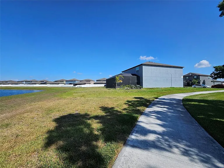12751 Weston Oaks Ln — Photo 2