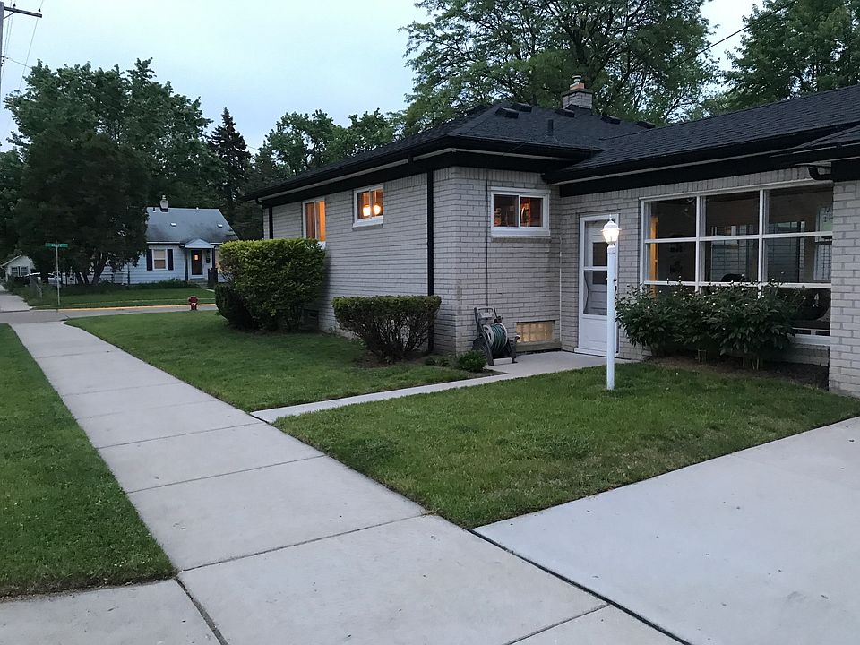2nd image of 406 Grove Ave