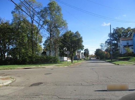 2nd image of 850 Greenwood Ave