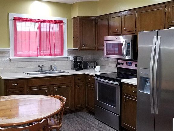 5th image of 4858 Robin Hill Dr