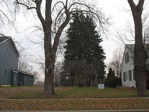 1st image of 946 Hall Ave