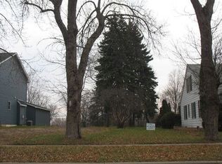 946 Hall Ave, West Saint Paul, MN 55118