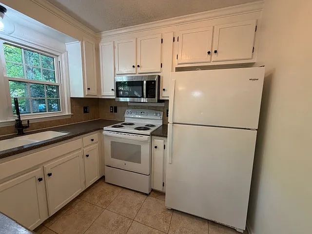 2326 Brandt Vlg — Photo 3