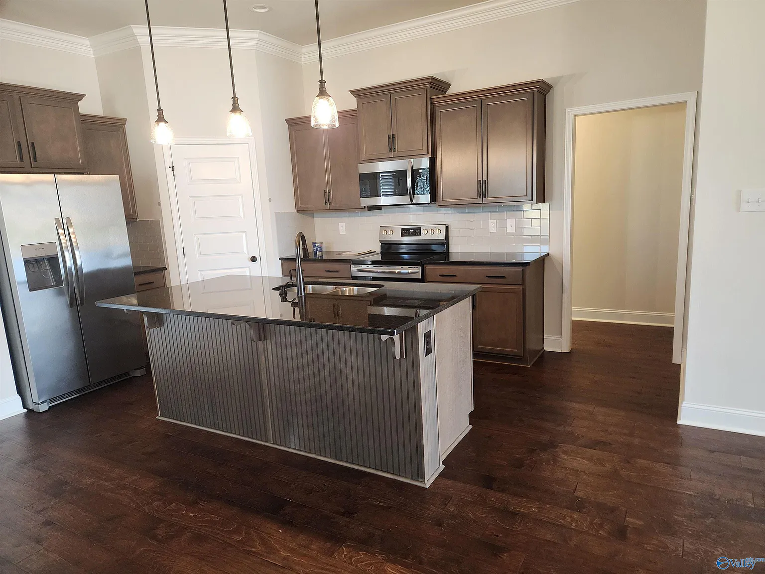 3 bed, 2.0 bath, 1745 sqft, $1,900 — Photo 4
