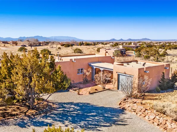 4 Cuesta Ln, Santa Fe, NM 87508