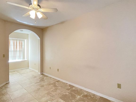 3rd image of 112 SW Peacock Blvd #205