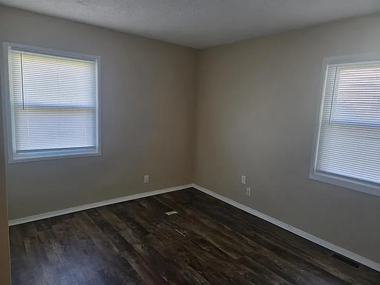 3141 Danbury Rd — Photo 6