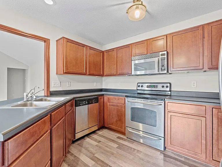 3510 Flowing Brook Dr — Photo 32