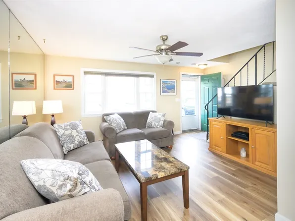 13 Regent St #N, North Attleboro, MA 02760