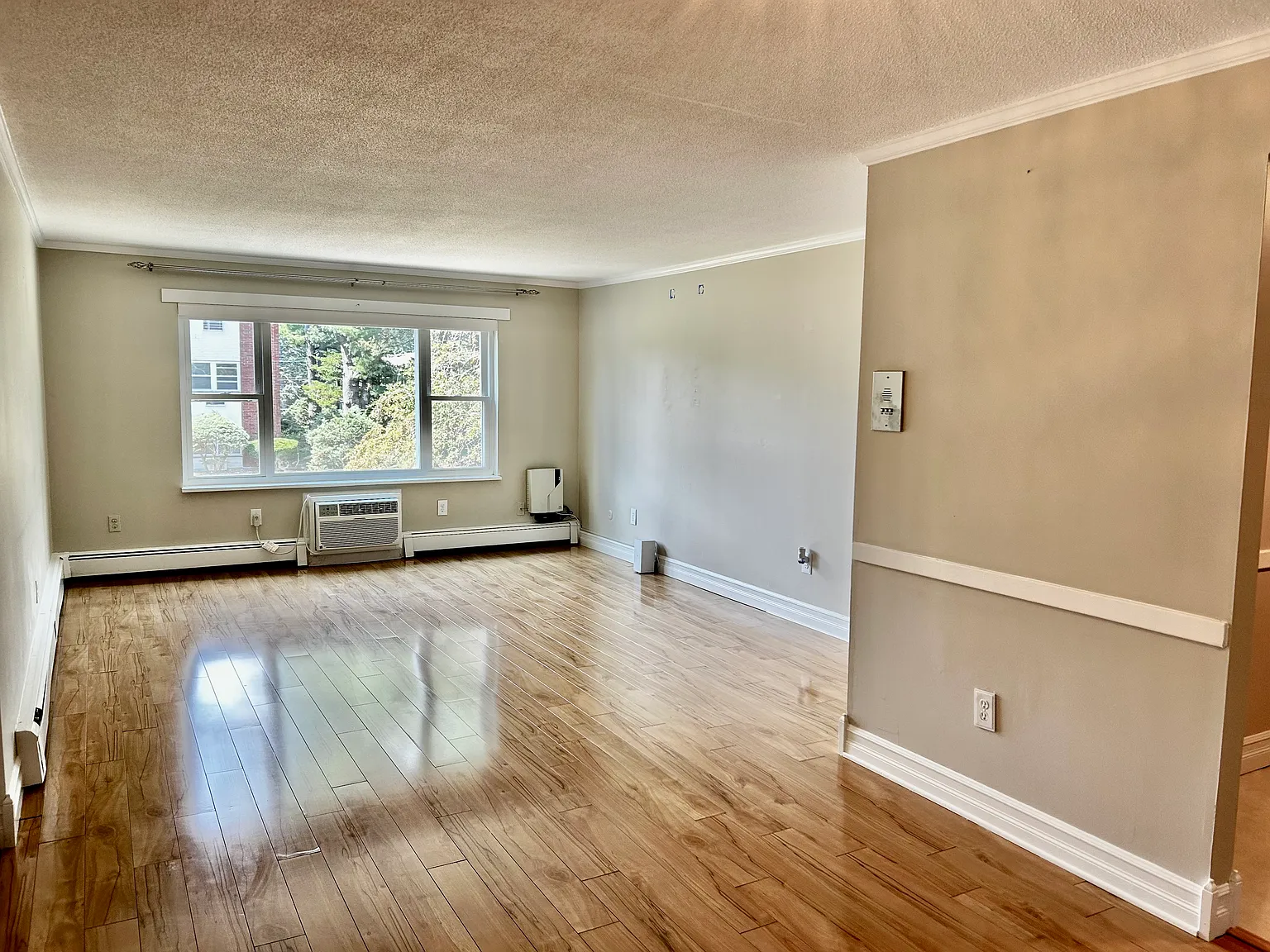 1 bed, 719 sqft, $2,100 — Photo 2