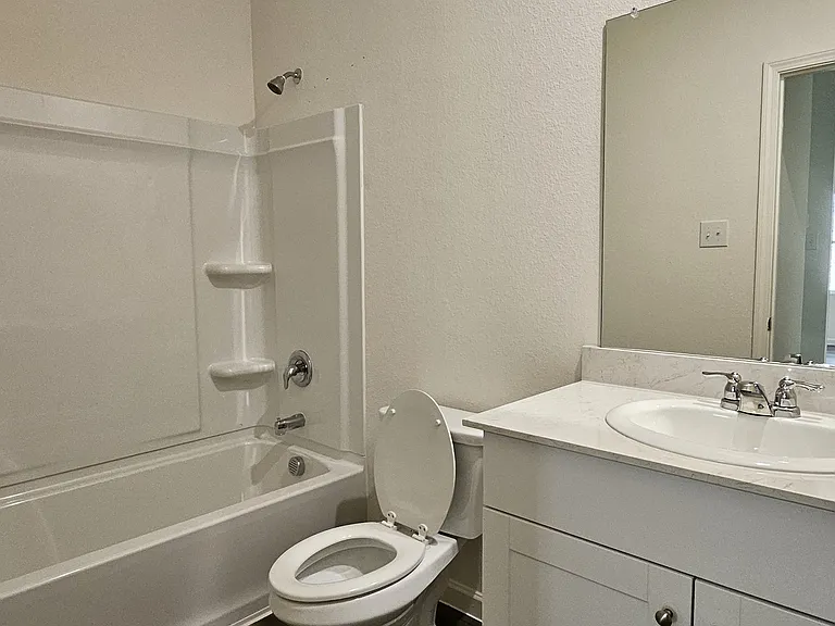 2103 Meadow Park Dr — Photo 10