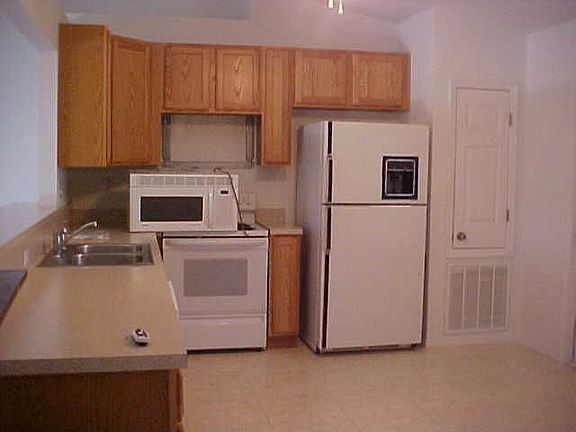 3rd image of 206 Larkspur Ct