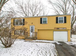 1221 Hinchey Rd, Rochester, NY 14624