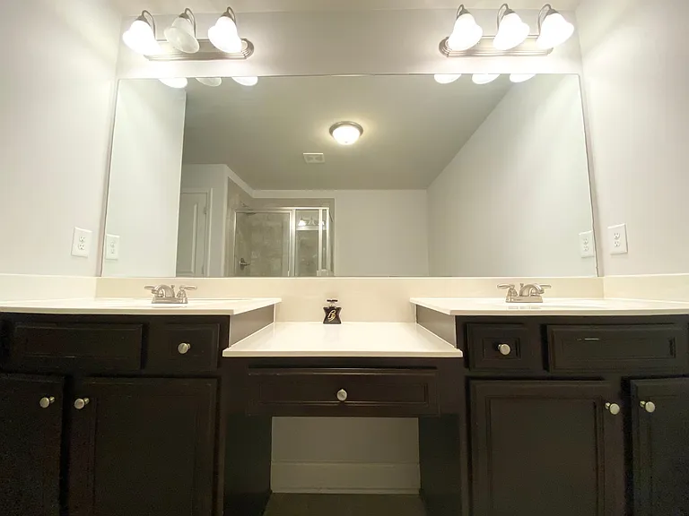 390 Holdings Dr — Photo 13