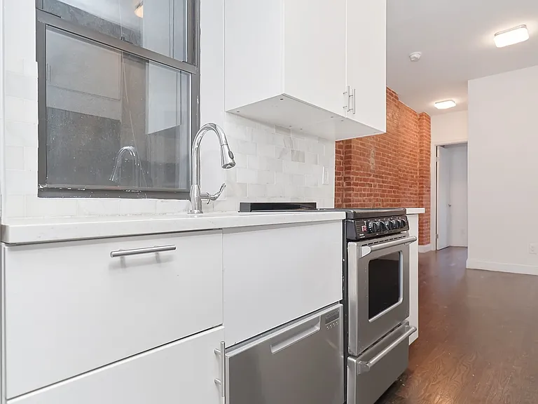 319 E 83rd St #5A — Photo 4