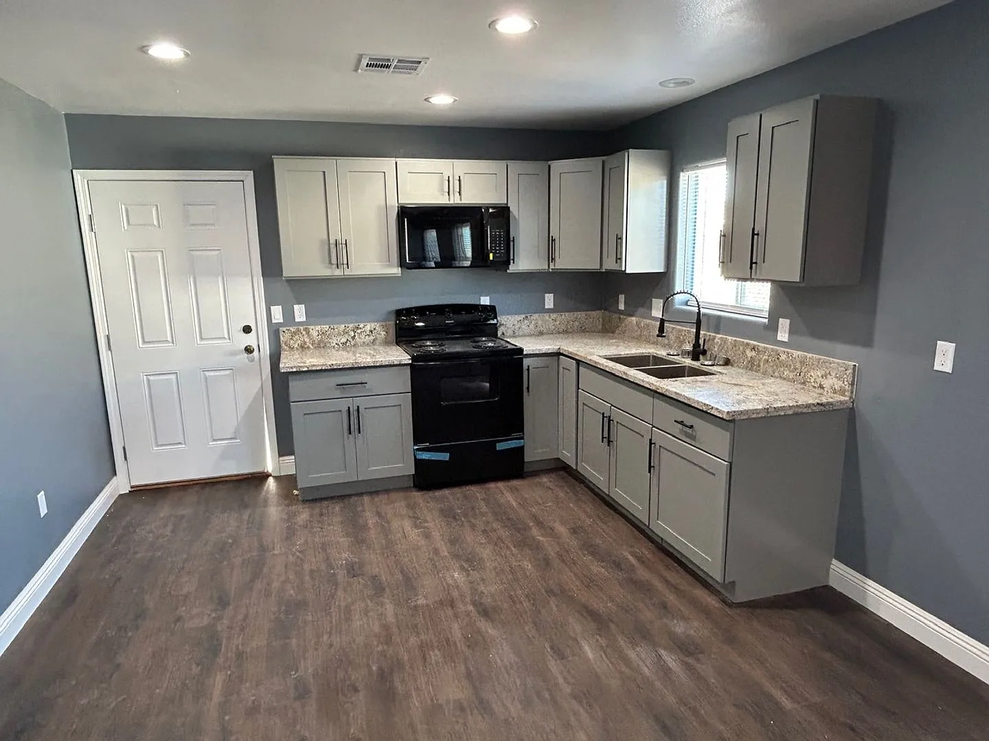 Remodeled 3 bedrooms, 2baths house in Imperial — Photo 3