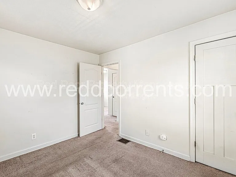 1742 N Whittier Pl — Photo 12