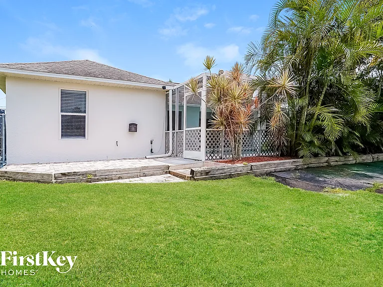 2215 NW 23rd St — Photo 15