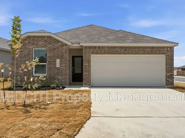 1304 Apron Trl, New Braunfels, TX 78130