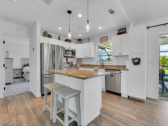 5th image of 1621 SE 6th Ln