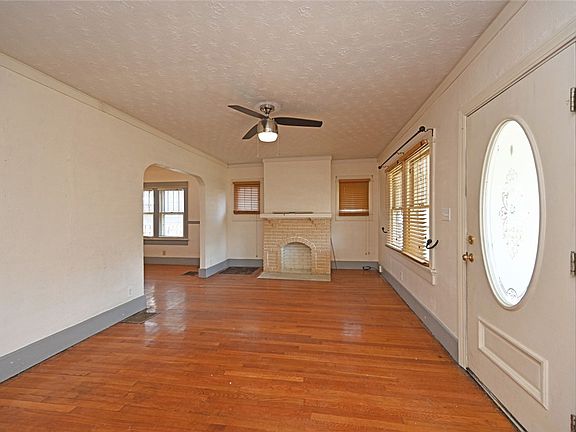 2nd image of 3605 Woodbine Ave