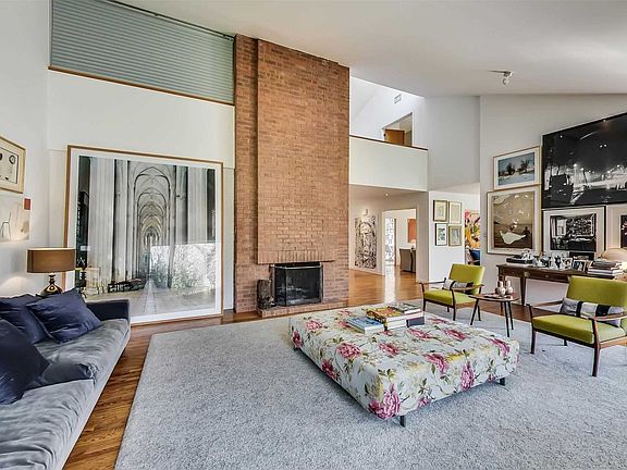 5th image of 138 Rosewell Ave