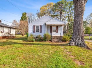900 W Monroe St, Mayodan, NC 27027