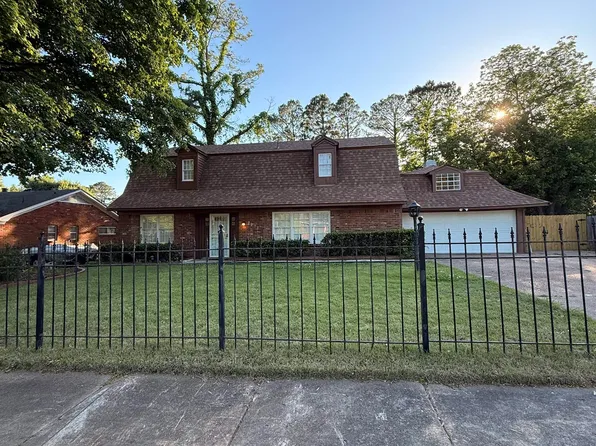 2975 Sky Way Dr, Memphis, TN 38127
